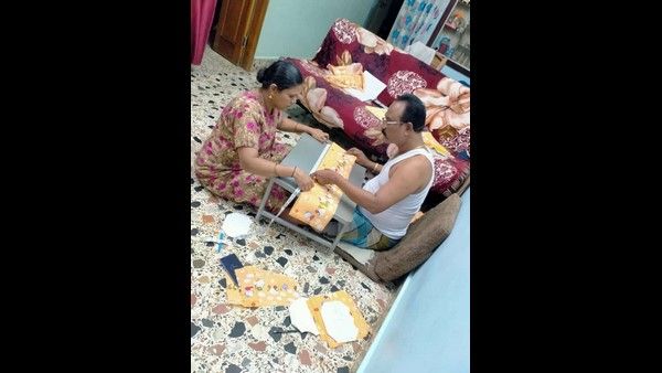 ಕಳೆದ ವರ್ಷ ಮೋದಿಗೆ, ಈ ವರ್ಷ ಅಮೆರಿಕ ಅಧ್ಯಕ್ಷರಿಗೆ ಮಾಸ್ಕ್ ಕಳುಹಿಸಿದ ದಾವಣಗೆರೆ ಕುಟುಂಬ!