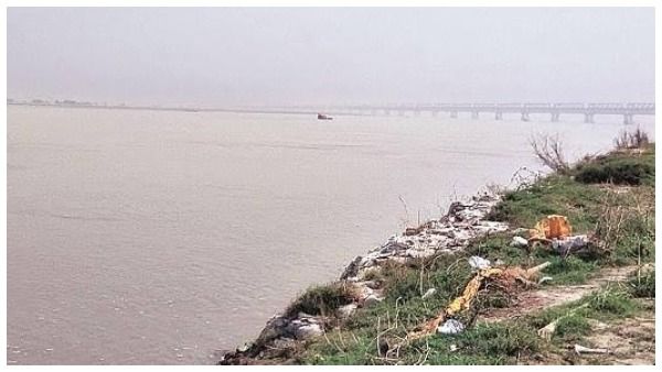 ಪವಿತ್ರ ಗಂಗೆಯಲ್ಲಿ ತೇಲುತ್ತಿದೆ 150ಕ್ಕೂ ಹೆಚ್ಚು ಕೋವಿಡ್ ಸೋಂಕಿತರ ಶವ