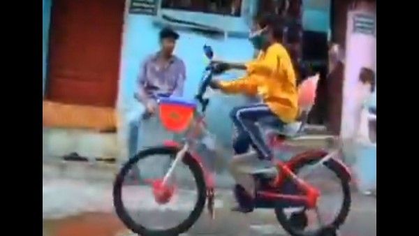 ಸಿಎಂ ಕೊವಿಡ್-19 ಪರಿಹಾರ ನಿಧಿಗೆ ದೇಣಿಗೆ ನೀಡಿದ ಬಾಲಕನಿಗೆ ಸೈಕಲ್ ಉಡುಗೊರೆ