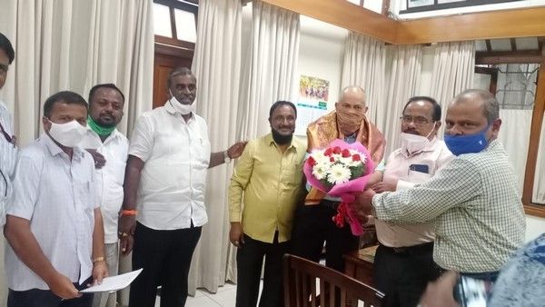 ದಿನಗೂಲಿ ನೌಕರರಿಗೆ ವೈದ್ಯಕೀಯ ಸೌಲಭ್ಯ ಒದಗಿಸುವಂತೆ ಮನವಿ