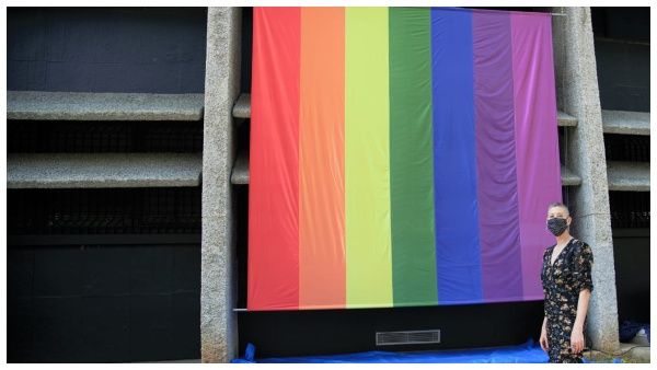 ಹೆಮ್ಮೆಯ ಸಂಕೇತ: ಚೆನ್ನೈನ ಅಮೆರಿಕ ದೂತಾವಾಸ ಕಚೇರಿ ಮೇಲೆ ಕಾಮನಬಿಲ್ಲು ಧ್ವಜ