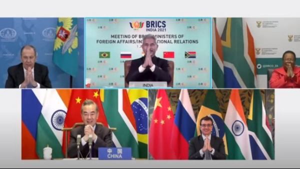 ಬ್ರಿಕ್ಸ್ ಸಭೆ ಬಳಿಕ ಎಲ್ಲಾ ದೇಶದ ಸದಸ್ಯರಿಂದ ಸಾಮೂಹಿಕ 'ನಮಸ್ತೆ'