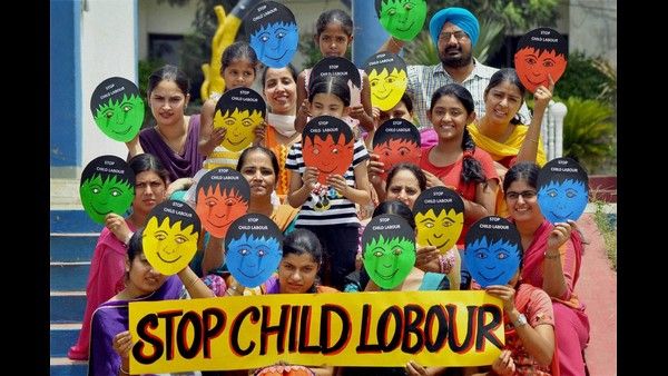 ‘ಕೊರೊನಾ’ ಕಣ್ಣೀರ ಕಥೆ: ಮಕ್ಕಳ ಜೀವ, ಜೀವನ ಕಸಿಯುತ್ತಿದೆ ಡೆಡ್ಲಿ ವೈರಸ್..!