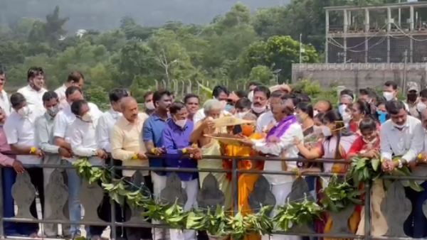 ತುಂಬಿದ ಗಾಜನೂರು ಜಲಾಶಯಕ್ಕೆ ಬಾಗಿನ ಅರ್ಪಿಸಿದ ಸಚಿವ ಕೆ.ಎಸ್. ಈಶ್ವರಪ್ಪ