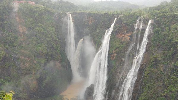 ಮೈದುಂಬಿದ ಜೋಗ ಜಲಪಾತ; ಹಳೆಯ ವಿಡಿಯೋ ವೈರಲ್