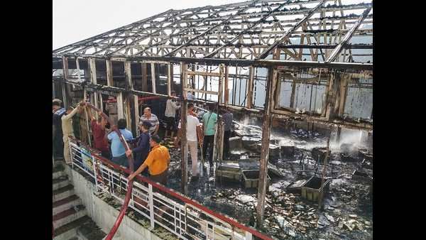 ಜಮ್ಮುವಿನ ವೈಷ್ಣೋ ದೇವಿ ದೇಗುಲ ಸಂಕೀರ್ಣದಲ್ಲಿ ಭಾರಿ ಅಗ್ನಿ ಅವಘಡ: ನಗದು ಕೌಂಟರ್‌ಗೆ ಹಾನಿ