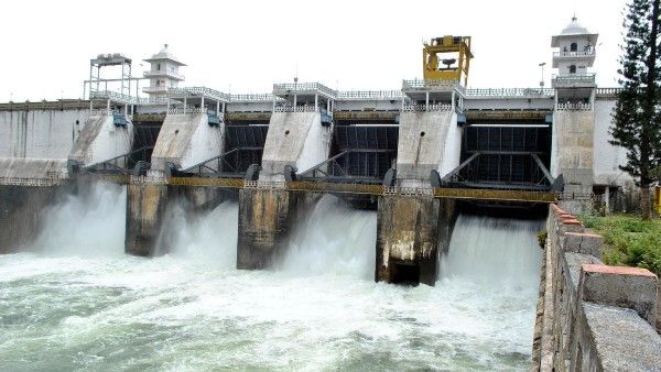 ರೈತರಿಗೆ ಹರ್ಷ: ಕಬಿನಿ ಜಲಾಶಯದಿಂದ ಕೆರೆಗಳಿಗೆ ನೀರು ಬಿಡುಗಡೆ