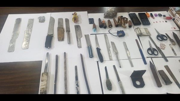 ಪರಪ್ಪನ ಅಗ್ರಹಾರ ಜೈಲಿನ ಮೇಲೆ ಸಿಸಿಬಿ ದಾಳಿ ಮಾಡಿದಾಗ ಸಿಕ್ಕಿದ್ದೇನು ಗೊತ್ತಾ?