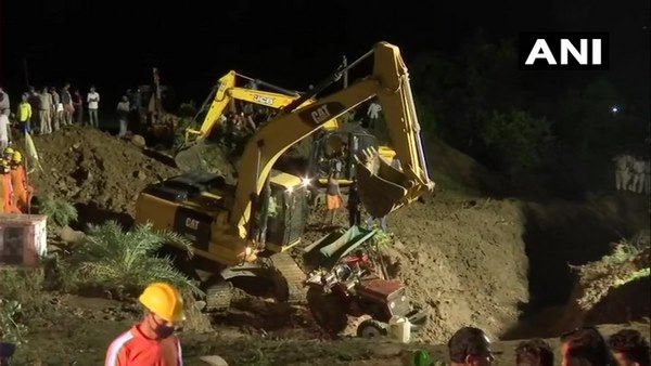 ಮಧ್ಯಪ್ರದೇಶ: ಬಾಲಕಿ ರಕ್ಷಿಸಲು ಹೋಗಿ ಬಾವಿಗೆ ಜಾರಿದ 30 ಜನರು