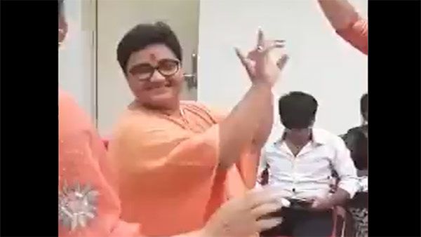 ಬಾಸ್ಕೆಟ್ ಬಾಲ್ ಬಳಿಕ ಈಗ ಪ್ರಗ್ಯಾ ಡ್ಯಾನ್ಸ್‌ ವಿಡಿಯೋ ವೈರಲ್‌: ಕಾಂಗ್ರೆಸ್‌ ಟಾಂಗ್‌