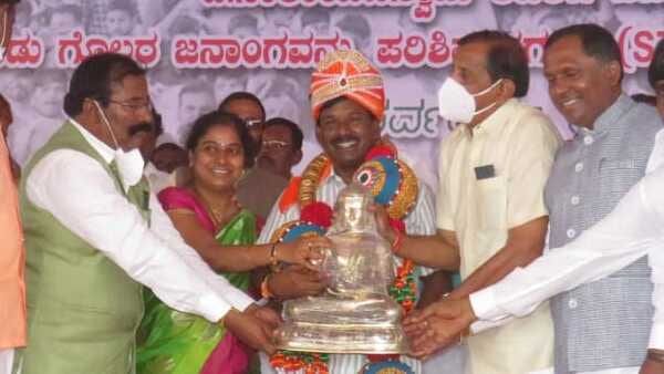 ಕಾಡುಗೊಲ್ಲರನ್ನು ಪರಿಶಿಷ್ಟ ಪಂಗಡಕ್ಕೆ ಸೇರಿಸಲು ಯತ್ನ: ಕೇಂದ್ರ ಸಚಿವ