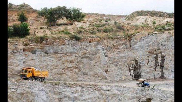 ಮಂಡ್ಯದ 22 ಅಕ್ರಮ ಕಲ್ಲು ಗಣಿಗಾರಿಕೆಗಳ ಪರವಾನಗಿ ರದ್ದು