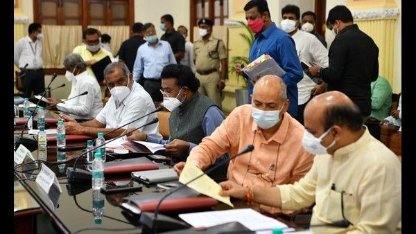 ನಕಲಿ ಜಾತಿ ಪ್ರಮಾಣಪತ್ರ ಪಡೆದವರಿಗೆ, ಕೊಟ್ಟವರಿಗೆ ಶುರುವಾಯ್ತು ಸಂಕಷ್ಟ!