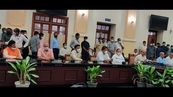 ಚಿತ್ರಗಳು: ಬೊಮ್ಮಾಯಿ ಸಂಪುಟದಲ್ಲಿ ಯಾವ ಜಿಲ್ಲೆಯಿಂದ ಯಾರು ಸಚಿವರು? ಪಟ್ಟಿ ಇಲ್ಲಿದೆ..