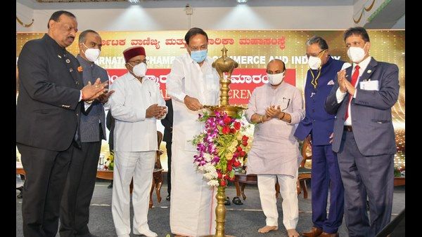 ಕನ್ನಡದಲ್ಲಿ ಮಾತು ಆರಂಭಿಸಿ ನಾಡಿಗೆ ಗೌರವ ಸಲ್ಲಿಸಿದ ಉಪರಾಷ್ಟ್ರಪತಿ ವೆಂಕಯ್ಯ ನಾಯ್ಡು!