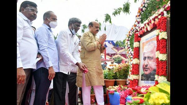 ಮಾಜಿ ಸಿಎಂ ದಿ. ದೇವರಾಜ ಅರಸು ಜನ್ಮದಿನಕ್ಕೆ ಅನುಮತಿ ನಿರಾಕರಿಸಿದ ಬೊಮ್ಮಾಯಿ ಸರ್ಕಾರ!