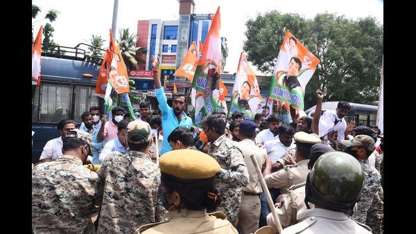 ಶಿವಮೊಗ್ಗ ಸಂಸದ ರಾಘವೇಂದ್ರ ಮನೆಗೆ ಮುತ್ತಿಗೆ ಯತ್ನ; ಕಾರಣವೇನು?