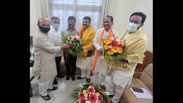 ಹೂಗುಚ್ಚ, ಹಾರ ನಿಷೇಧ: ಹೂ ಬೆಳೆಗಾರರು, ಮಾರಾಟಗಾರರಿಂದ ಆ.12ರಂದು ಪ್ರತಿಭಟನೆ