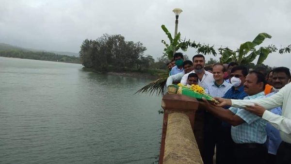 ವಿಡಿಯೋ; ಲಿಂಗನಮಕ್ಕಿ ಜಲಾಶಯದಿಂದ ನದಿಗೆ ನೀರು ಬಿಡುಗಡೆ