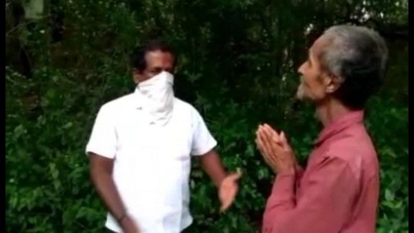 ಪೊದೆ ಆವರಿಸಿದ್ದ ಭಯಾನಕ ಮನೆಯಲ್ಲಿ ಬದುಕು ಸಾಗಿಸುತ್ತಿದ್ದ ಮನೋರೋಗಿ