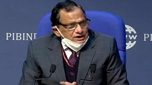 8 ರಾಜ್ಯದಲ್ಲಿ ಆರ್‌ ಮೌಲ್ಯ ಏರಿಕೆ, 'ಕೋವಿಡ್‌ 2 ನೇ ಅಲೆ ಮುಗಿದಿಲ್ಲ': ವಿ.ಕೆ. ಪೌಲ್‌ ಎಚ್ಚರಿಕೆ