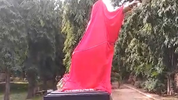 ಮೈಸೂರಿನಲ್ಲಿ ವಿಷ್ಣುವರ್ಧನ್‌ ಪ್ರತಿಮೆ ತೆರವುಗೊಳಿಸಿದ ಪೊಲೀಸರು: ಅಭಿಮಾನಿಗಳ ಆಕ್ರೋಶ