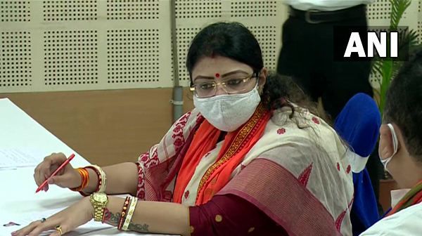 ಪ.ಬಂ ಉಪ ಚುನಾವಣೆ: ಬಿಜೆಪಿಯಿಂದ ಪ್ರಿಯಾಂಕಾ ಟಿಬ್ರೆವಾಲ್ ನಾಮಪತ್ರ ಸಲ್ಲಿಕೆ