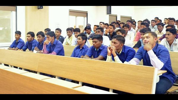 ITI ಕಲಿಯುವ ವಿದ್ಯಾರ್ಥಿಗಳಿಗೆ ಸಿಹಿ ಸುದ್ದಿ ಕೊಟ್ಟ ಉನ್ನತ ಶಿಕ್ಷಣ ಇಲಾಖೆ!