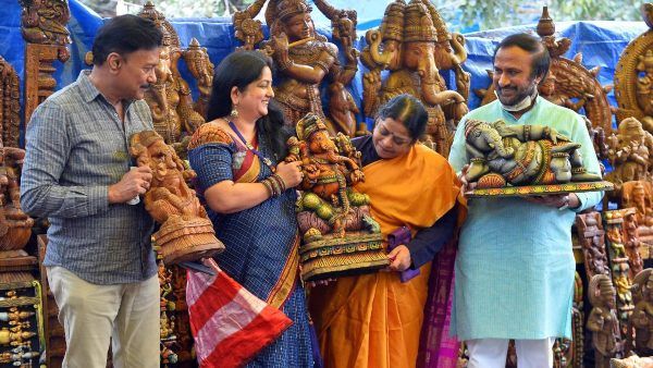 ಲೋಹಗಳಿಂದ ನಿರ್ಮಿತ ಗಣೇಶ ಮೂರ್ತಿಗಳ ಪ್ರದರ್ಶನ ಮತ್ತು ಮಾರಾಟ