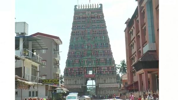 ಶೃಂಗೇರಿಗೆ ರಾಷ್ಟ್ರಪತಿ ಭೇಟಿ: ವ್ಯಾಪಾರ ಮಳಿಗೆ ಮುಚ್ಚಲು ಆದೇಶ; ಜನರ ಆಕ್ರೋಶ