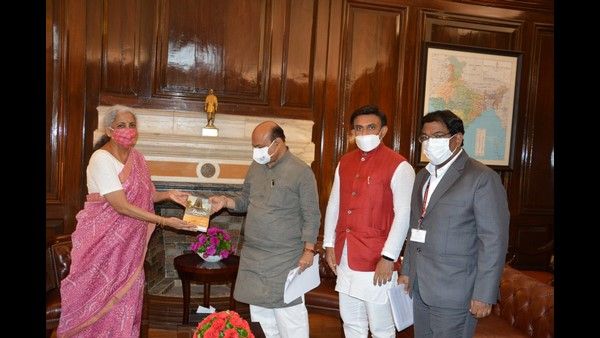 ನಬಾರ್ಡ್ ಯೋಜನೆಗಳಿಗೆ ಹೆಚ್ಚಿನ ಅನುದಾನಕ್ಕಾಗಿ ಕೇಂದ್ರಕ್ಕೆ ಮನವಿ; ಸಿಎಂ ಬೊಮ್ಮಾಯಿ