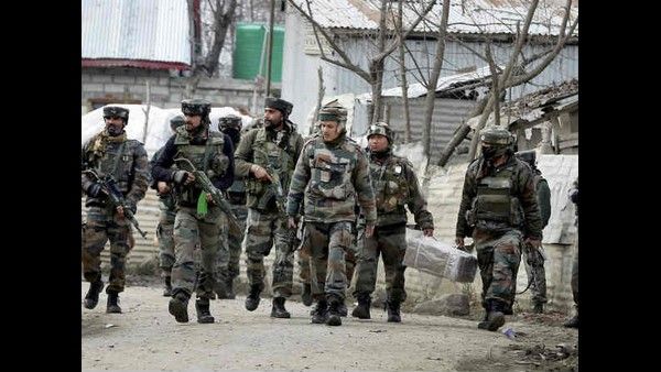 ಜಮ್ಮು ಕಾಶ್ಮೀರದಲ್ಲಿ ಬಿಹಾರ ಕಾರ್ಮಿಕರ ಹತ್ಯೆಗೈದ ಇಬ್ಬರು ಎಲ್ಇಟಿ ಉಗ್ರರನ್ನು ಹೊಡೆದುರುಳಿಸಿದ ಸೇನೆ