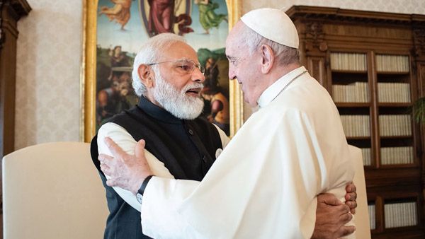 ಭಾರತಕ್ಕೆ ಬರುವಂತೆ ಪೋಪ್ ಫ್ರಾನ್ಸಿಸ್‌ಗೆ ಆಹ್ವಾನವಿತ್ತ ಪ್ರಧಾನಿ ಮೋದಿ