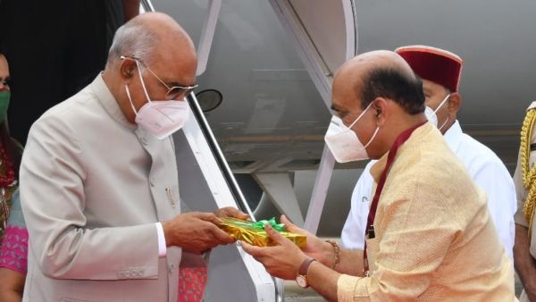 ರಾಷ್ಟ್ರಪತಿ ಕೋವಿಂದ್ ಬೆಂಗಳೂರಿಗೆ ಆಗಮನ, ಸಿಎಂರಿಂದ ಸ್ವಾಗತ