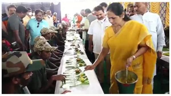 ಮೈಸೂರಿನಲ್ಲಿ ಮಾವುತರಿಗೆ, ಕಾವಾಡಿಗರಿಗೆ ಉಪಾಹಾರ ಕೂಟ ಏರ್ಪಡಿಸಿದ ಸಚಿವೆ ಶೋಭಾ ಕರಂದ್ಲಾಜೆ