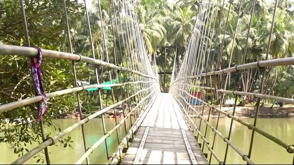 ಶಿವಣ್ಣ ಕುಣಿದ ಉಡುಪಿಯ ಸೇತುವೆಗೆ ಕುತ್ತು: ಅಪಾಯದ ಅಂಚಿನಲ್ಲಿ ದೀಪಕ್ ತೂಗು ಸೇತುವೆ