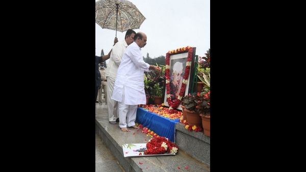 ದೇಶವನ್ನು ಕಟ್ಟುವಲ್ಲಿ ನೆಹರೂ ಅವರ ಪಾತ್ರ ಹಿರಿದು: ಸಿಎಂ ಬೊಮ್ಮಾಯಿ