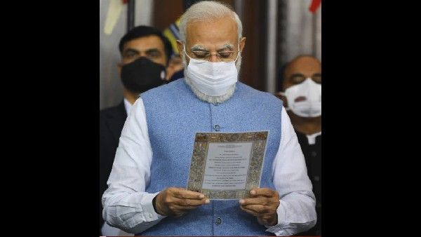 Fact Check: ಅಮಿತ್ ಶಾ ಖಾಲಿ ಕರಪತ್ರ ಓದುತ್ತಿದ್ದಾರೆನ್ನುವ ಹಿಂದಿನ ಸತ್ಯ