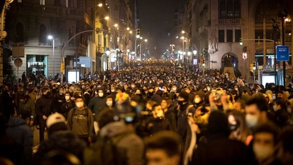 ಬಾರ್ಸಿಲೋನಾದಲ್ಲಿ 'ಕರೆಂಟ್' ಹೊಡೆಯುವ ವಿದ್ಯುತ್ ದರದ ವಿರುದ್ಧ ಹೋರಾಟ