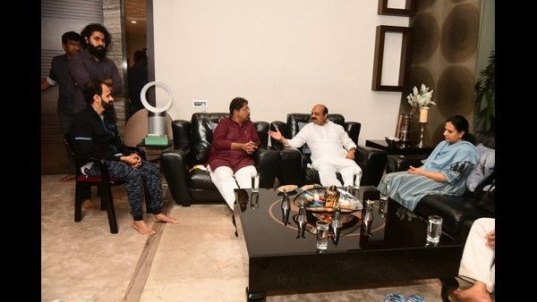 ಪುನೀತ್ ರಾಜ್‌ಕುಮಾರ್ ನಿವಾಸಕ್ಕೆ ಮುಖ್ಯಮಂತ್ರಿ ಬಸವರಾಜ ಬೊಮ್ಮಾಯಿ ಭೇಟಿ!