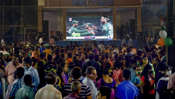 Fact Check: T20ಯಲ್ಲಿ ಭಾರತದ ಸೋಲು ಸಹಿಸದ ಯುವಕನಿಂದ ಟಿವಿ ಧ್ವಂಸ?