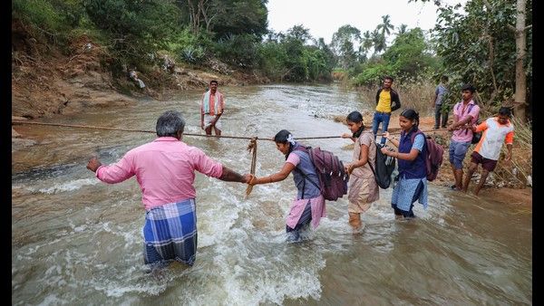 ತಮಿಳುನಾಡಿನಲ್ಲಿ ಭಾರಿ ಮಳೆ: 22 ಜಿಲ್ಲೆಗಳ ಶಾಲಾ-ಕಾಲೇಜುಗಳಿಗೆ ರಜೆ