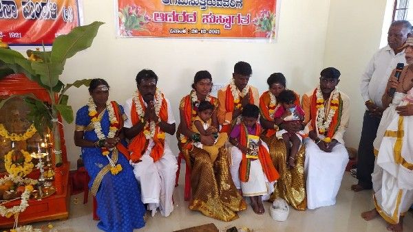 ಶಿವಮೊಗ್ಗ: ಕ್ರೈಸ್ತ ಧರ್ಮ ತೊರೆದು ಹಿಂದೂ ಧರ್ಮಕ್ಕೆ ಮರಳಿದ ಒಂದೇ ಕುಟುಂಬದ 9 ಮಂದಿ