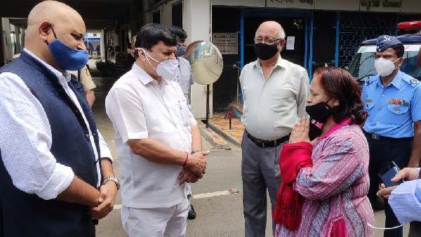 ಗ್ರೂಪ್ ಕ್ಯಾಪ್ಟನ್ ವರುಣ್ ಸಿಂಗ್‌ ಆರೋಗ್ಯ ವಿಚಾರಿಸಿದ ಗೃಹ ಸಚಿವರು