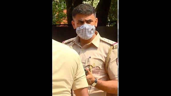 ದುಬೈ- ಬೆಂಗಳೂರು ನಡುವೆ ಹವಾಲಾ ದಂಧೆ : 10 ಬ್ಯಾಂಕ್ ಖಾತೆಯಲ್ಲಿ 34 ಕೋಟಿ ರೂ ಪತ್ತೆ