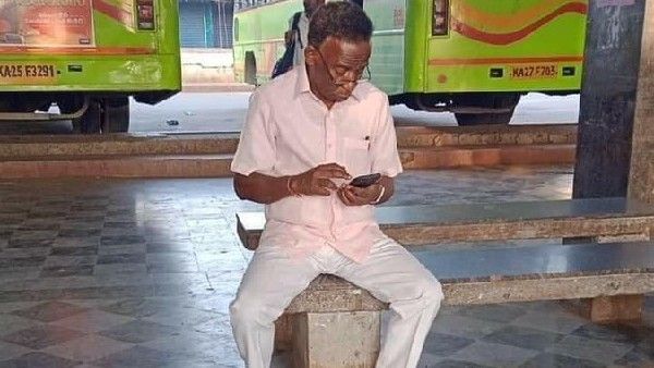 ರಾಣೇಬೆನ್ನೂರು: ಕೆಎಸ್‌ಆರ್‌ಟಿಸಿ ಬಸ್‌ಗಾಗಿ ಕಾದು ಕುಳಿತ ಎಂಎಲ್‌ಸಿ ಶಾಂತಾರಾಮ್ ಸಿದ್ಧಿ
