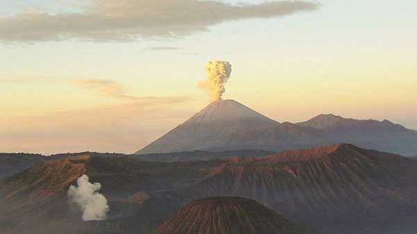 ಇಂಡೋನೇಷ್ಯಾದಲ್ಲಿ ಮತ್ತೆ ಜ್ವಾಲಾಮುಖಿ ಸ್ಫೋಟ: 13 ಸಾವು