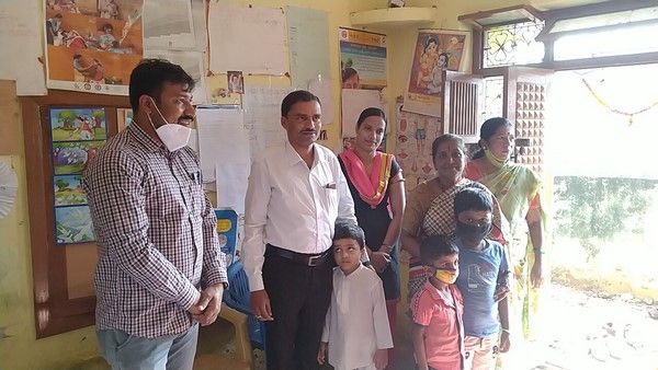 ರಾಮನಗರ: ತಮ್ಮ ಮಗನನ್ನು ಸರ್ಕಾರಿ ಅಂಗನವಾಡಿಗೆ ದಾಖಲಿಸಿ ಮಾದರಿಯಾದ ನ್ಯಾಯಾಧೀಶ