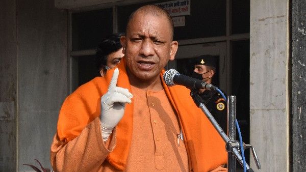 'ಅಖಿಲೇಶ್ ಪಾಕ್ ಬೆಂಬಲಿಗ, ಜಿನ್ನಾ ಆರಾಧಕ' ಯೋಗಿ