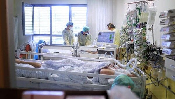 21 ಗಂಟೆ ಚರ್ಮ ಮತ್ತು ಪ್ಲಾಸ್ಟಿಕ್‌ನಲ್ಲಿ 8 ದಿನಕ್ಕಿಂತ ಹೆಚ್ಚು ಬದುಕುಳಿಯುವ ಓಮಿಕ್ರಾನ್: ಅಧ್ಯಯನ